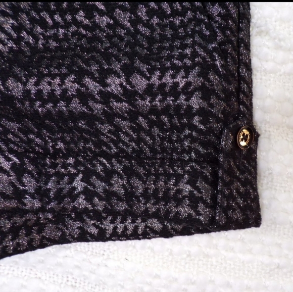 Express Herringbone Shorts - Picture 3 of 7